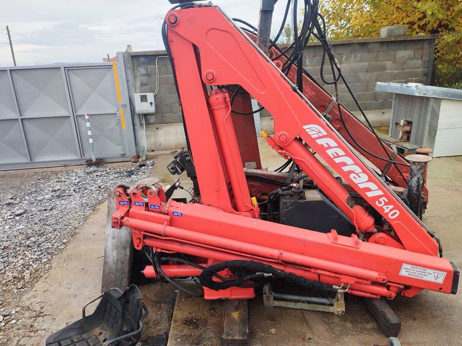 Автокран за лекотоварен камион