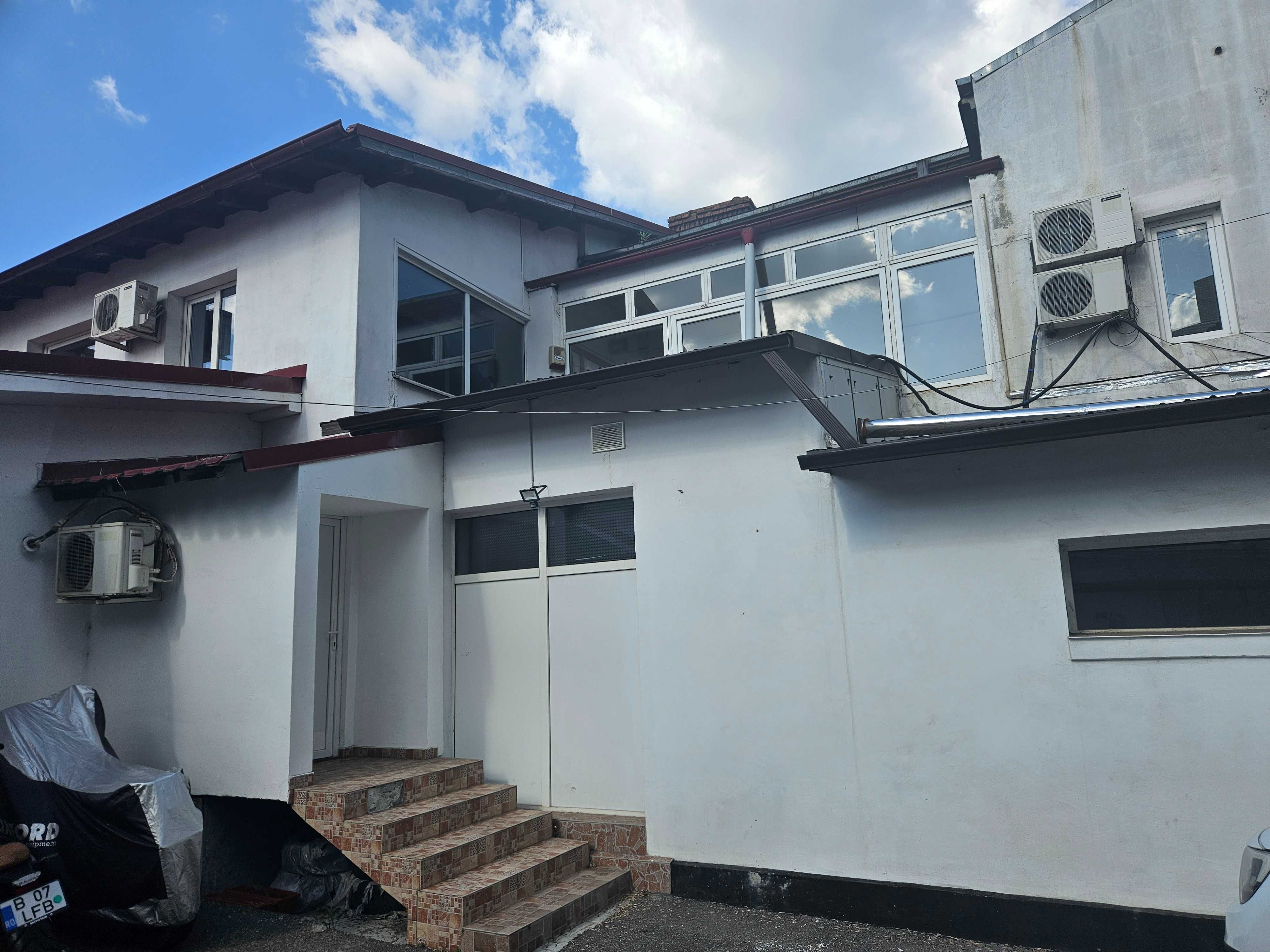 INCHIRIEZ spatiu birou vila