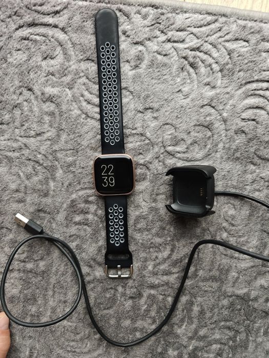 Fitbit versa 2 in stare bună