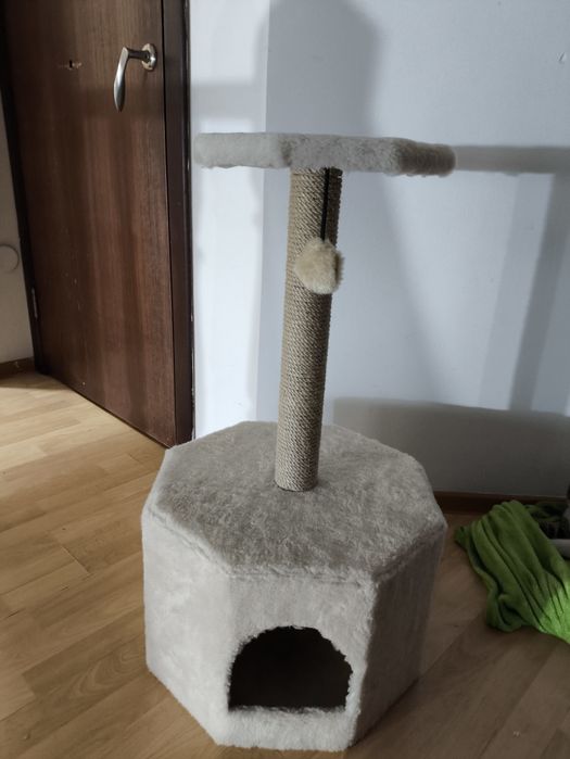 Домик для кошки с когтеточкой