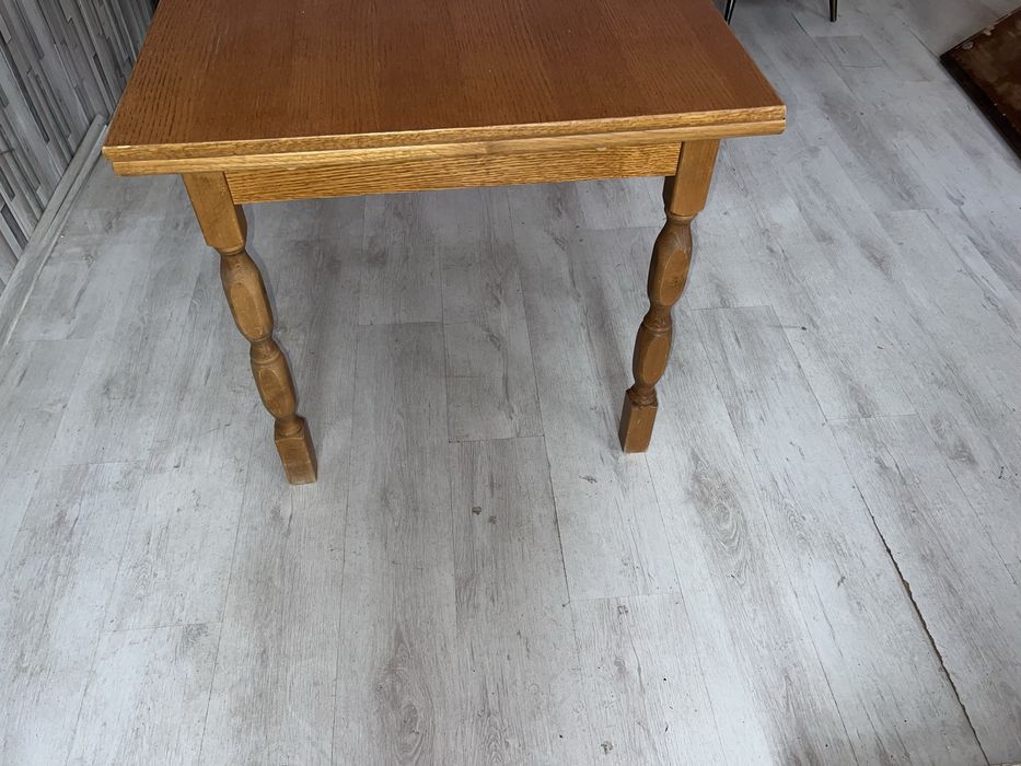 Разтегателна трапезна маса