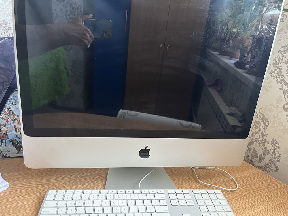 iMac компьютер