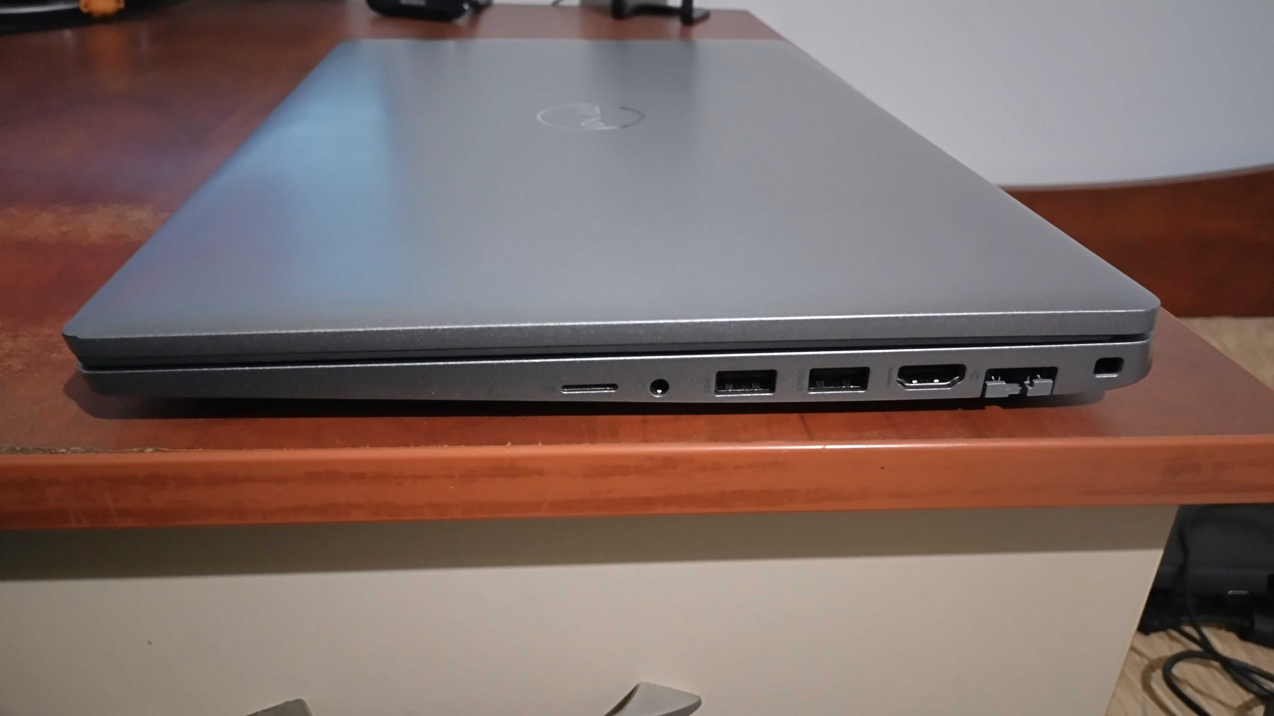 Dell Latitude 5520, 15.6", Core i5-11,8GB,256GB,8 часа