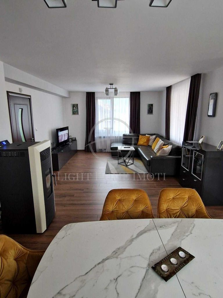 Продава се Къща в Пловдив, Остромила - 162 кв.м за 1710 €/кв.м - Снимка #2
