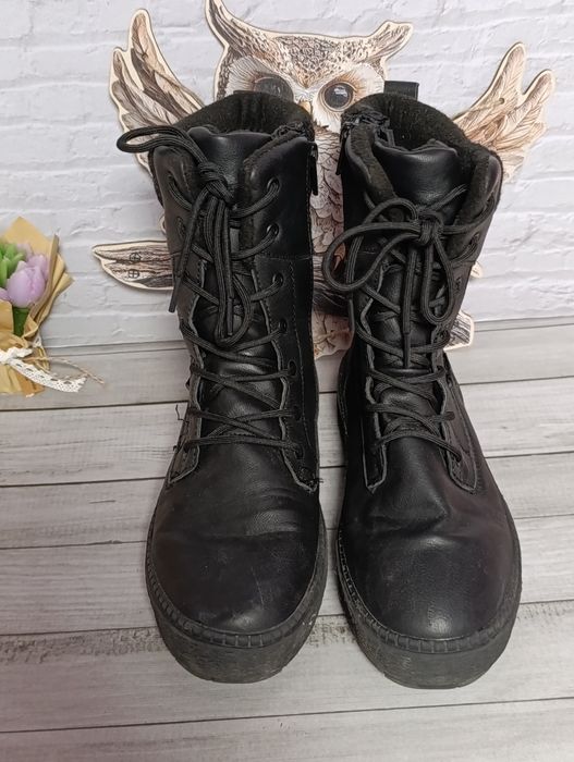 Топли черни ботуши