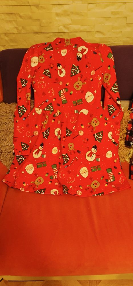 Vand rochita/ rochie de Craciun 36-38 S-M model de iarna