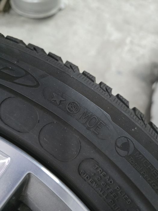 4 Броя 225/55/17 Michelin 2x6,2mm 2x5,5mm RunFlat