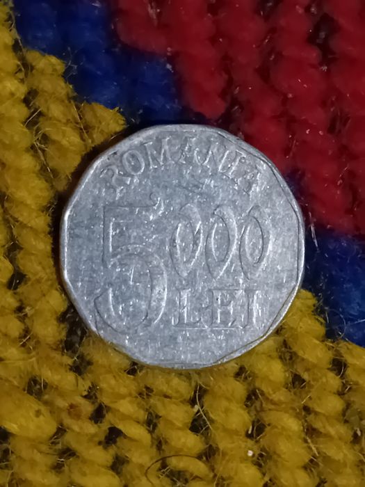 Moneda 5000 lei veche