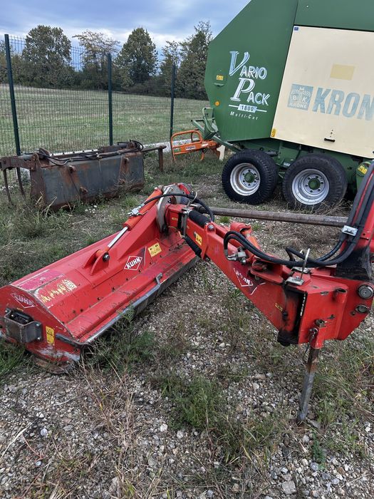 Tocator resturi vegetale si acostament KUHN TB 181 / Freza teren