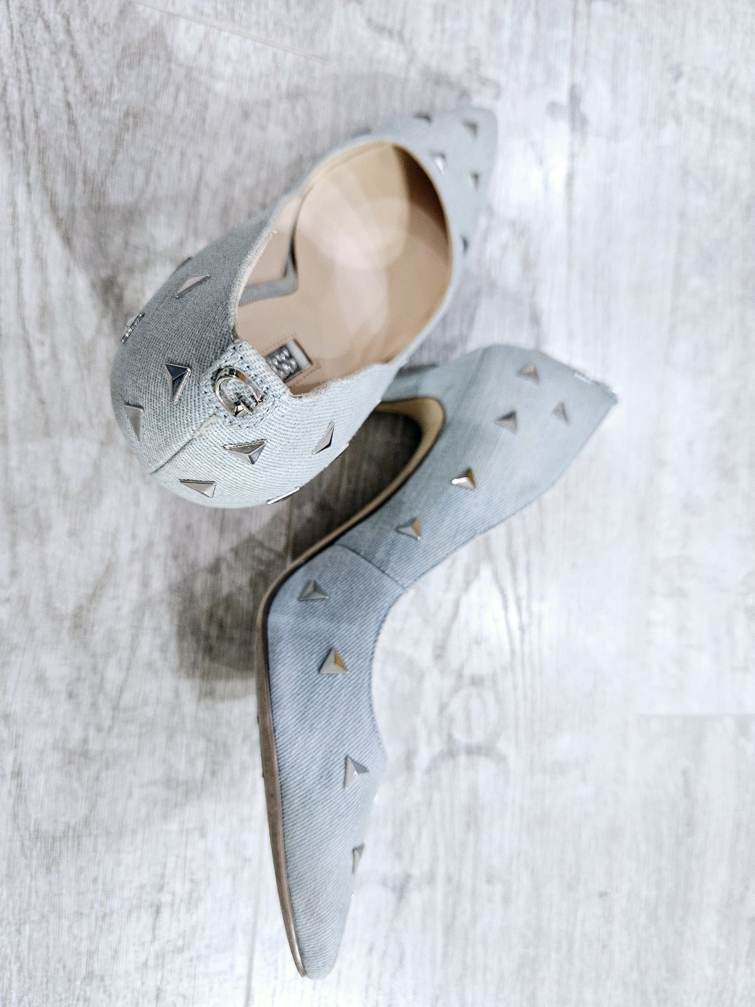 Обувки на ток Guess / Гес