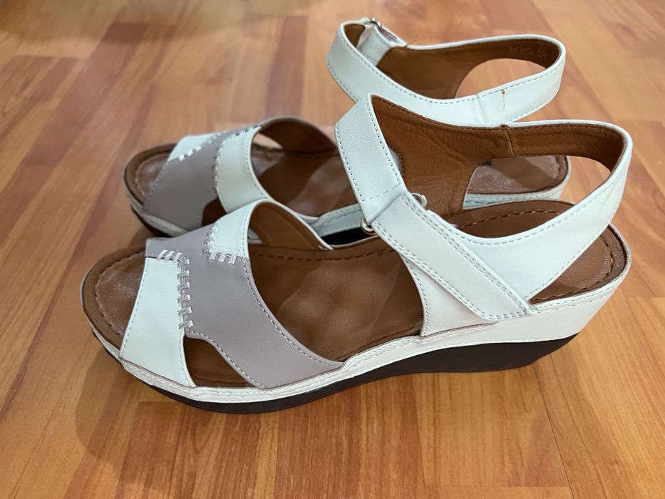 Vand sandale noi dama