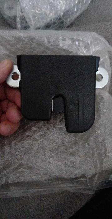incuietoare portbagaj VW  Passat B6, B7 Golf 5, Golf 6, Touran