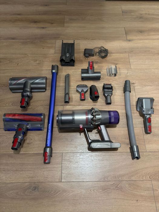 Dyson V11 absolute extra