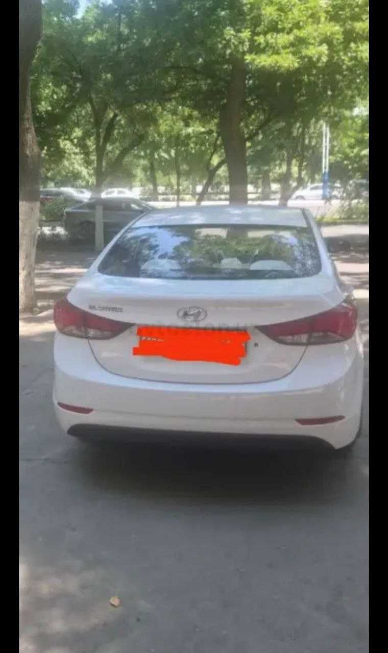 Автомобиль Елантра