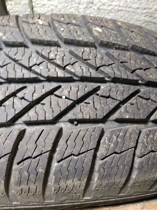 Гуми зимни с джанти 4 броя.
