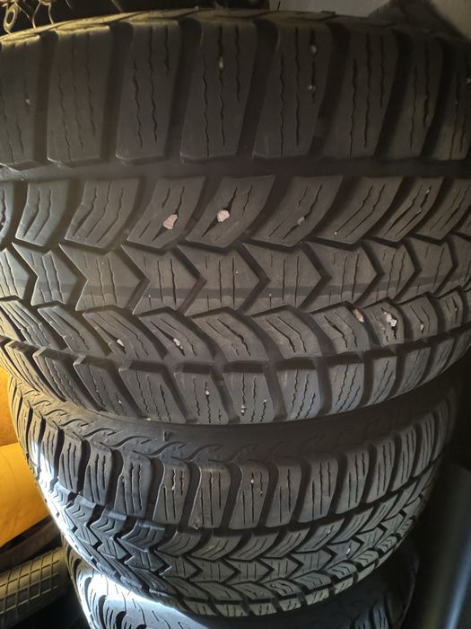 Vand anvelope de iarna debica 225 45 r17