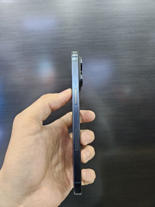 Iphone 15 pro max Esim 256 gb