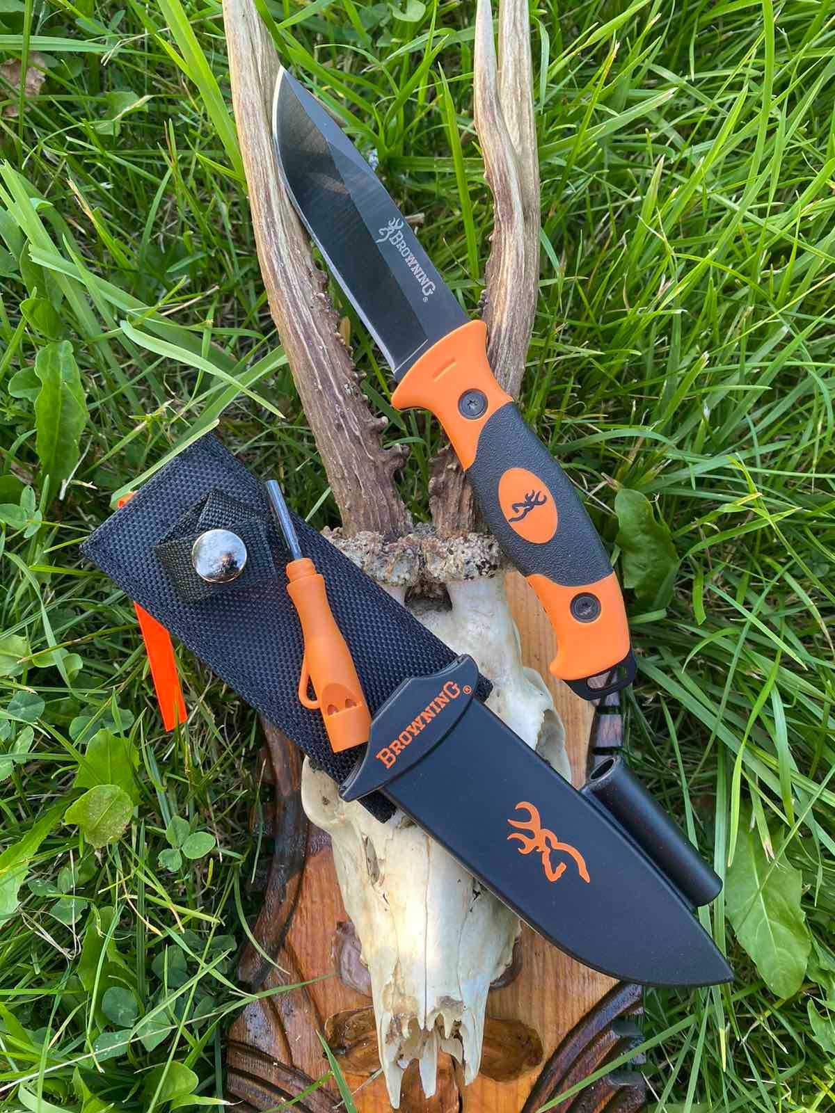 Ловен нож BROWNING дървена дръжка калъф свирка точило ножове лов къмпи