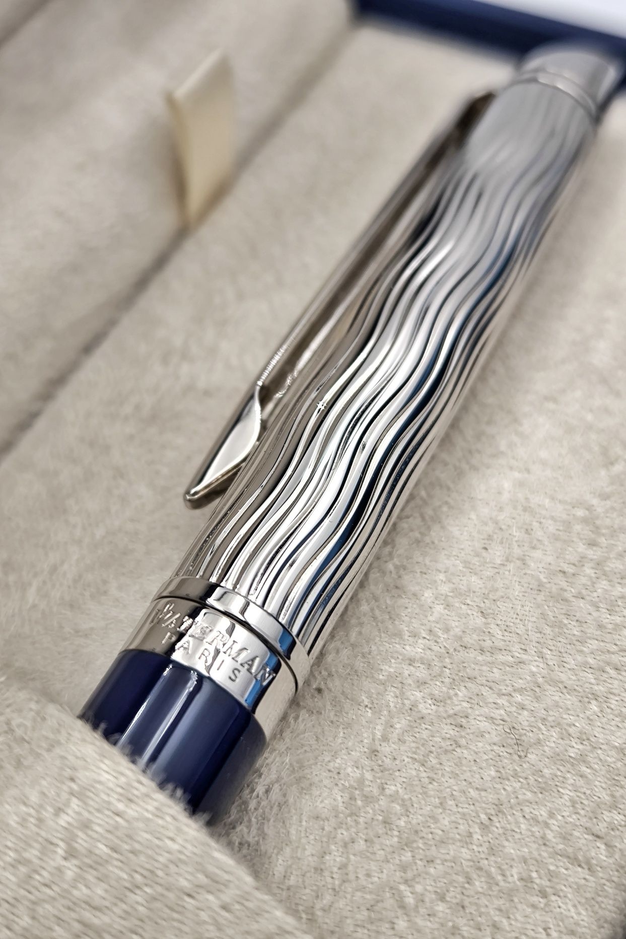 Stilou Deluxe Dark Blue Wave NPT, Hemisphere, penita M, Waterman