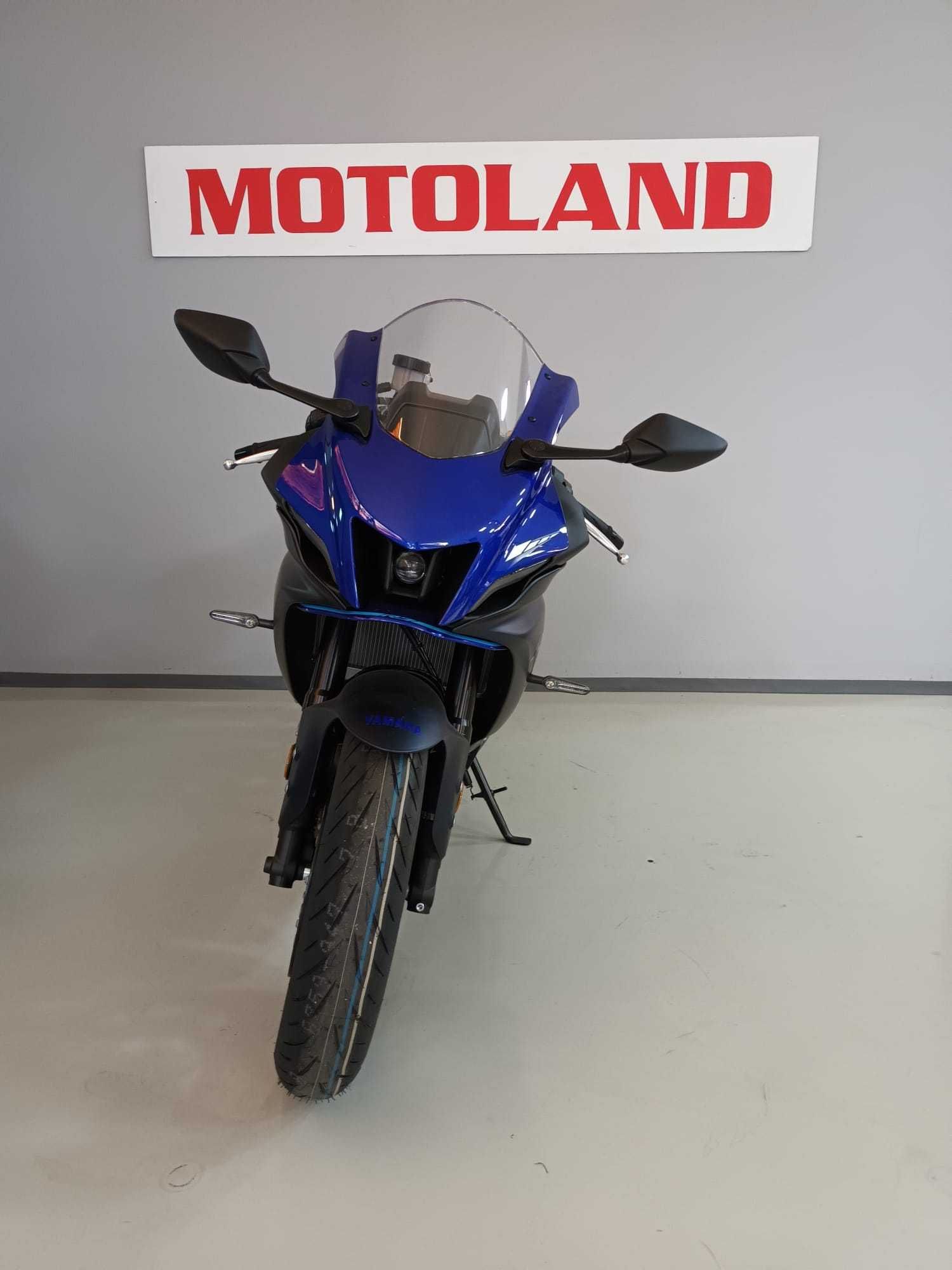 Motocicleta Yamaha R7 2024