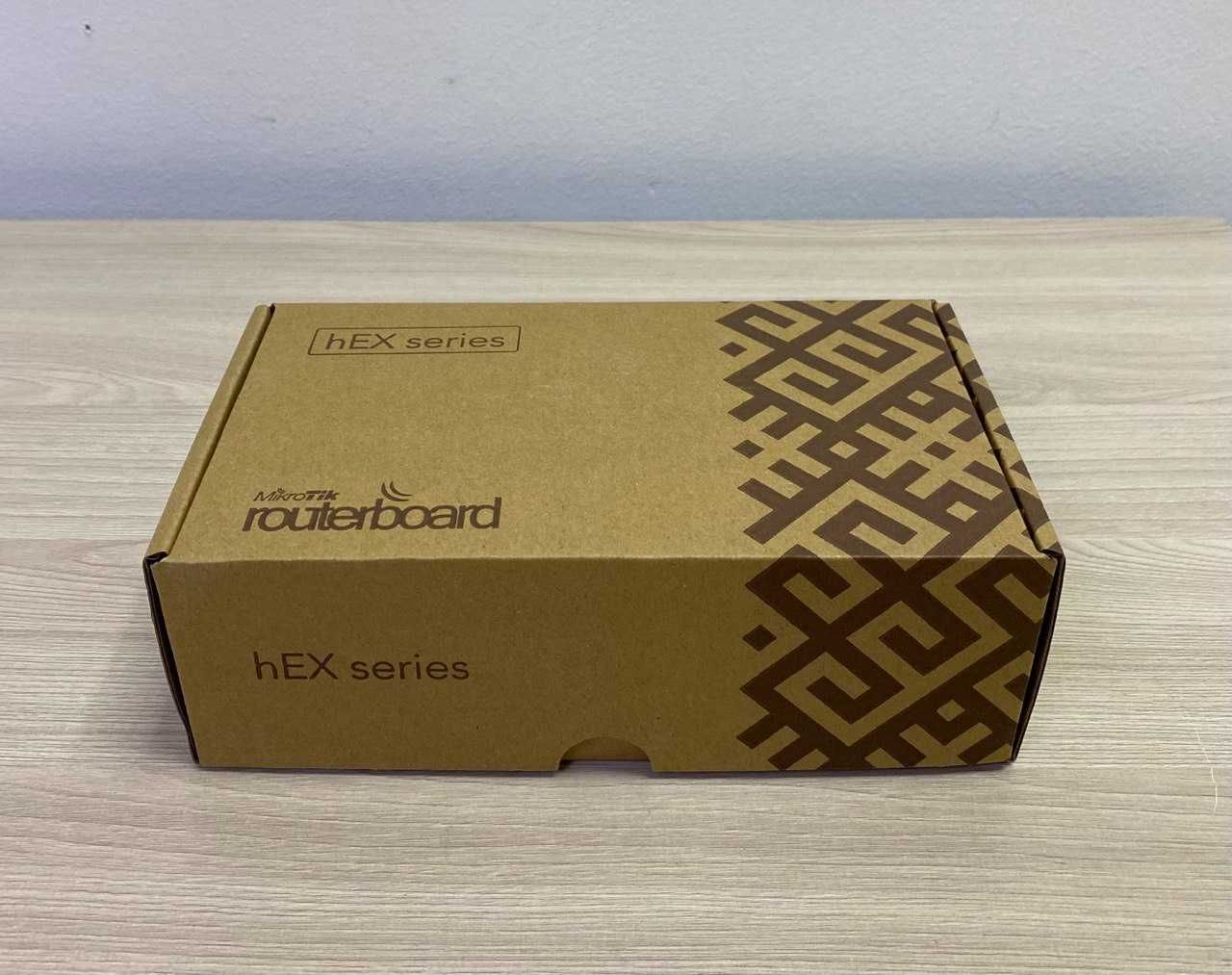 Маршрутизатор Mikrotik hEX PoE Lite (RB750UPr2)