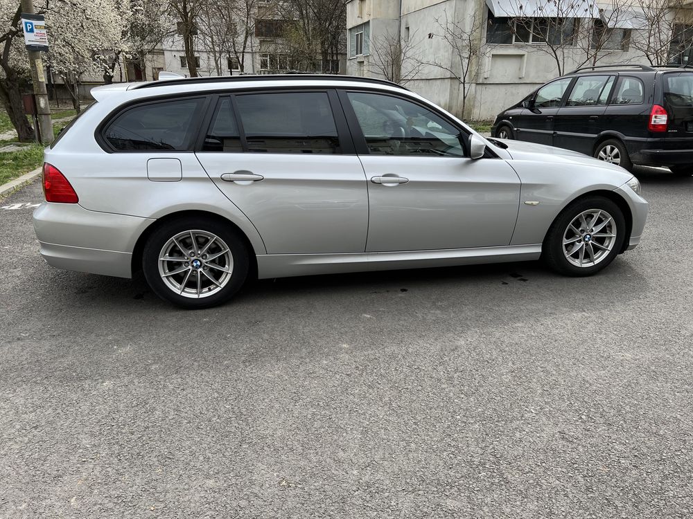 BMW 320d  • Harman Kardon • Panoramic • Automat•