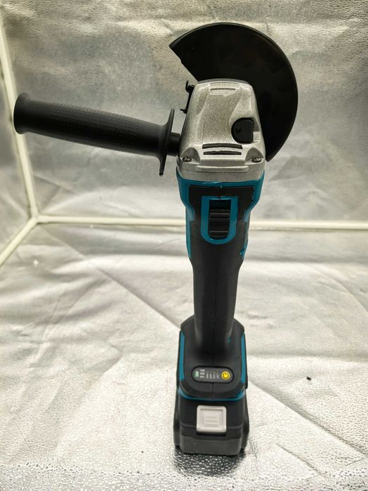 Polizor unghiular fara fir Supamaster 68V 299 lei