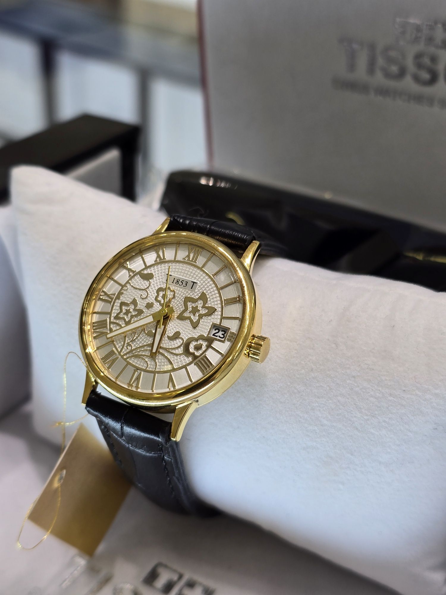 Продаю золотые часы Tissot 750 пробы
750 пробы