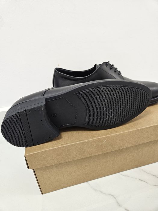 Pantofi eleganți piele noi