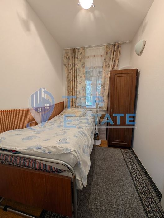 Двуетажна масивна вила до река в Еленския балкан