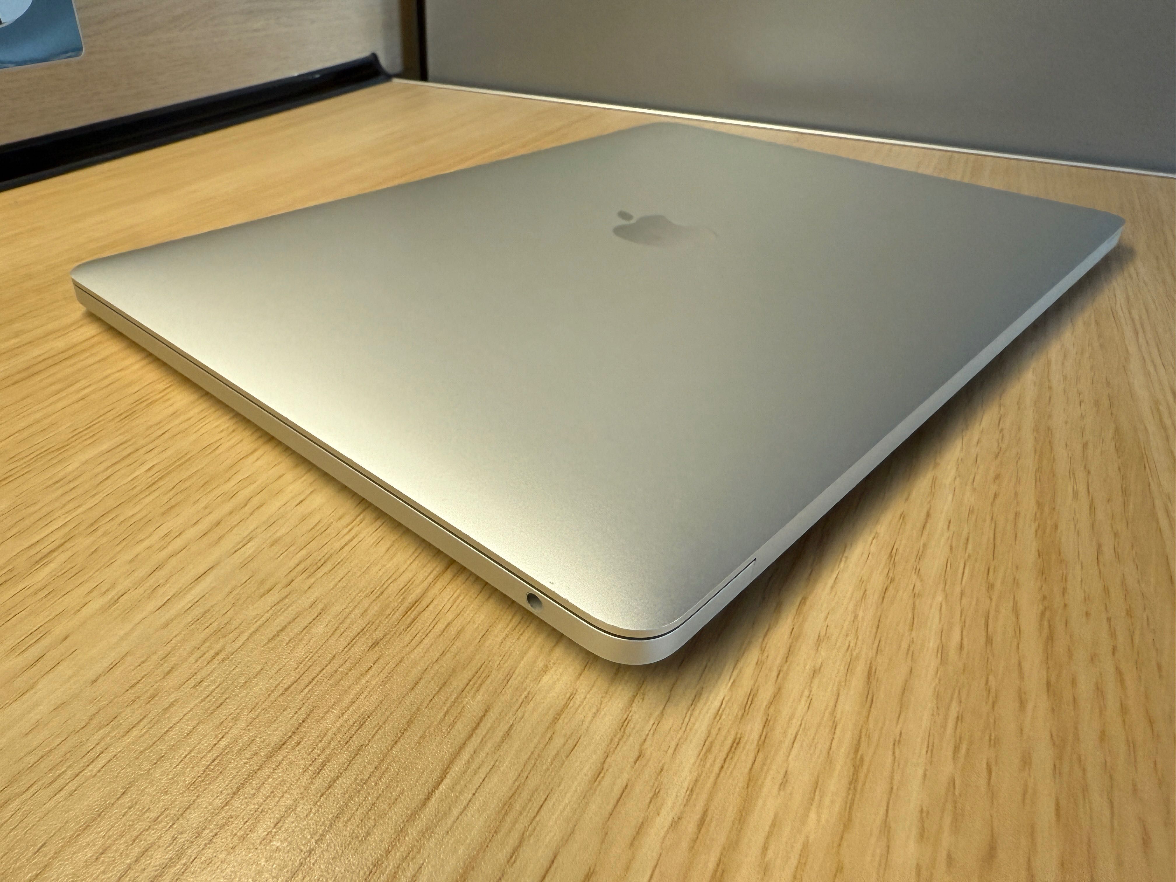 Apple MacBook Pro 13 2017 i5, 128gb, 8gb