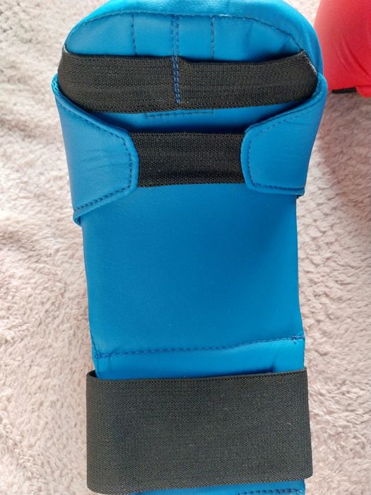 Set mănuși karate/sporturi de contact, roșii si albastre, marime L