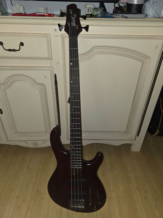 Chitara Cort B4 plus MH