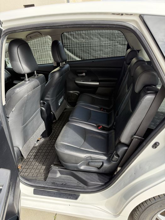Toyota Prius plus +