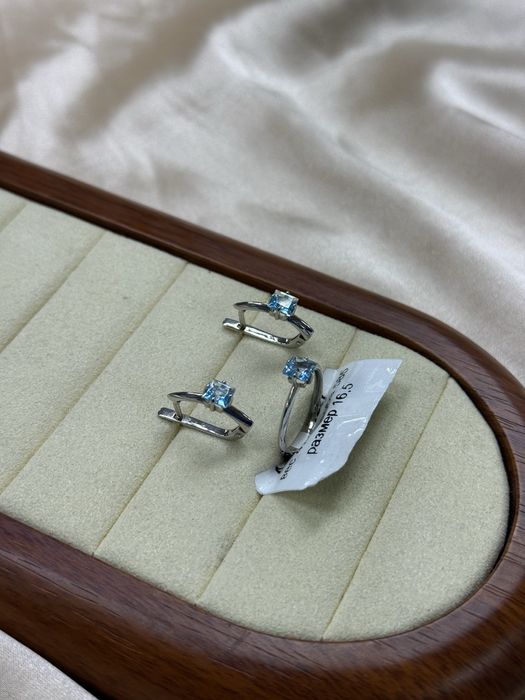 Золотой комплект с синими камнями