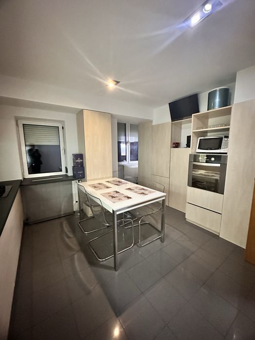 Mall Vitan Vanzare apartament 3 camere 2 bai centrala proprie