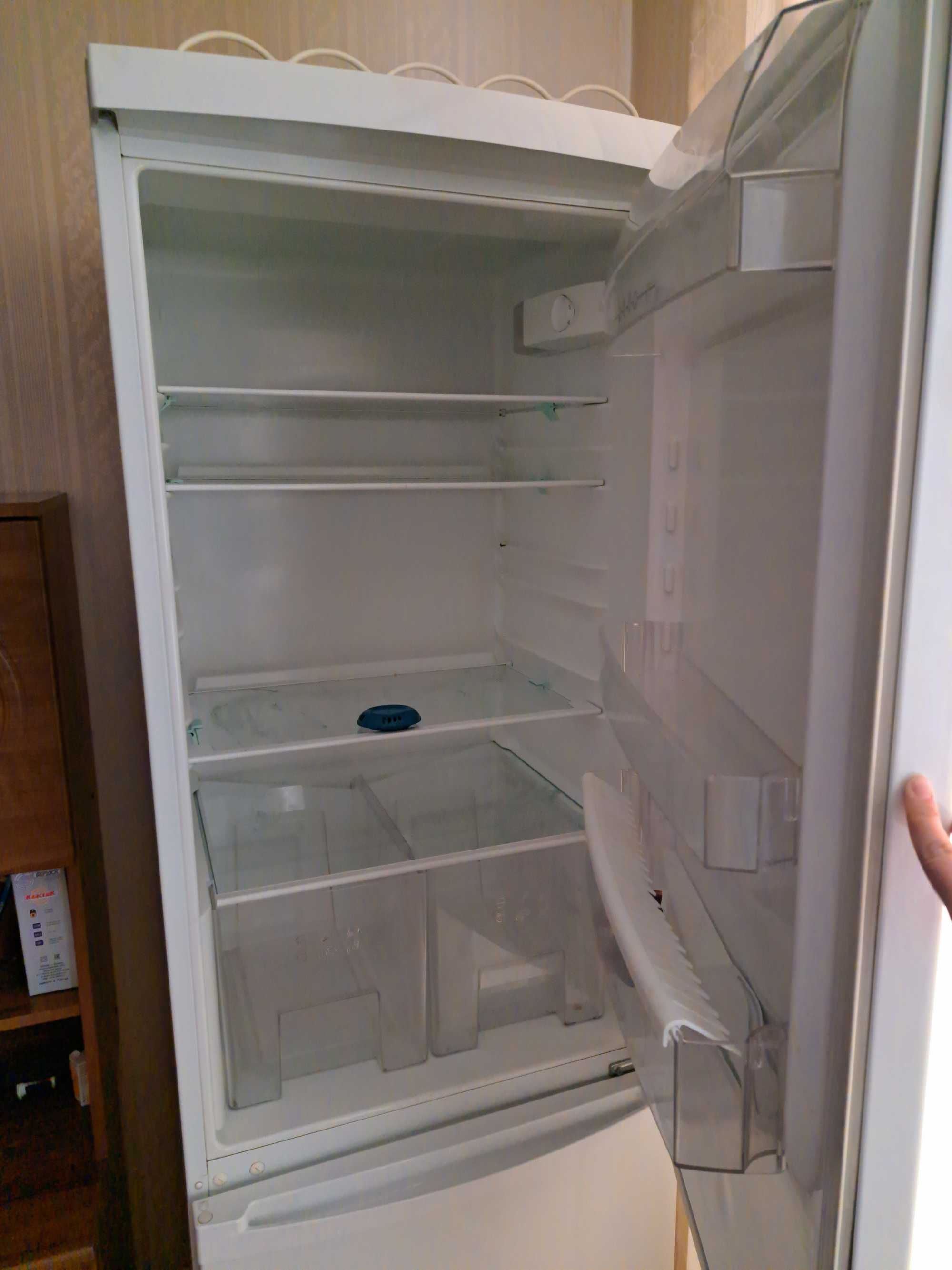 Холодильник zanussi на запчасти