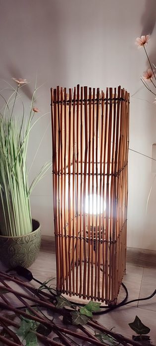 Lampa de podea din bambus