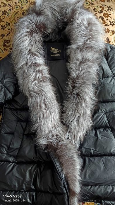 Зимняя куртка с мехом чернобурки