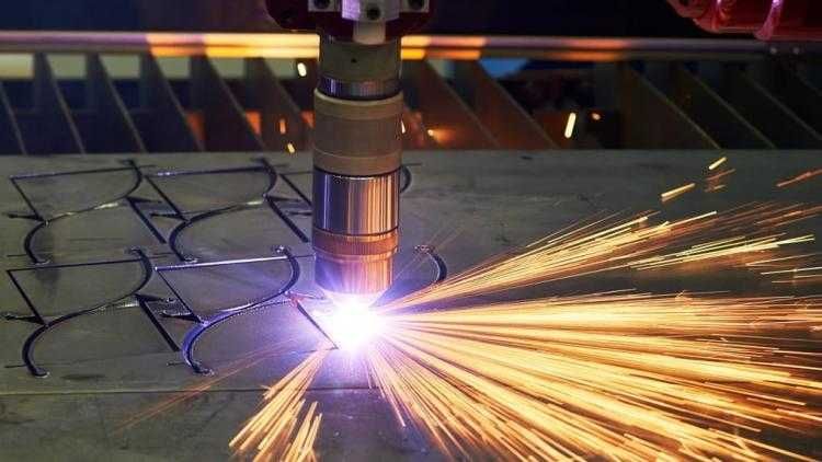 Токарно-фрезерный цех, предоставляет услуги.