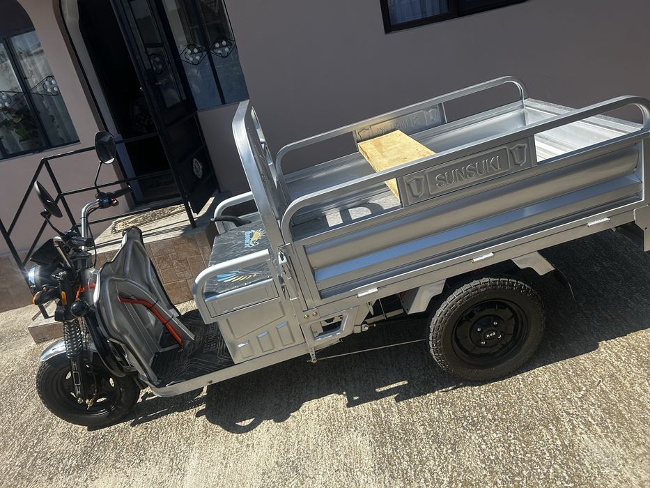 Vand triciclu electric