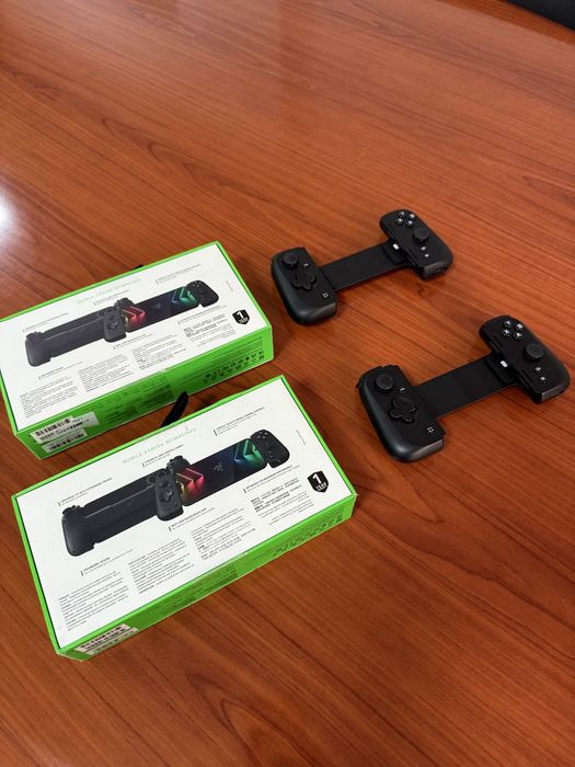 Controller Gaming Razer Kishi V2 pentru Iphone (Lightning)