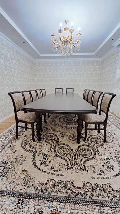 Продаётся стол со стульями