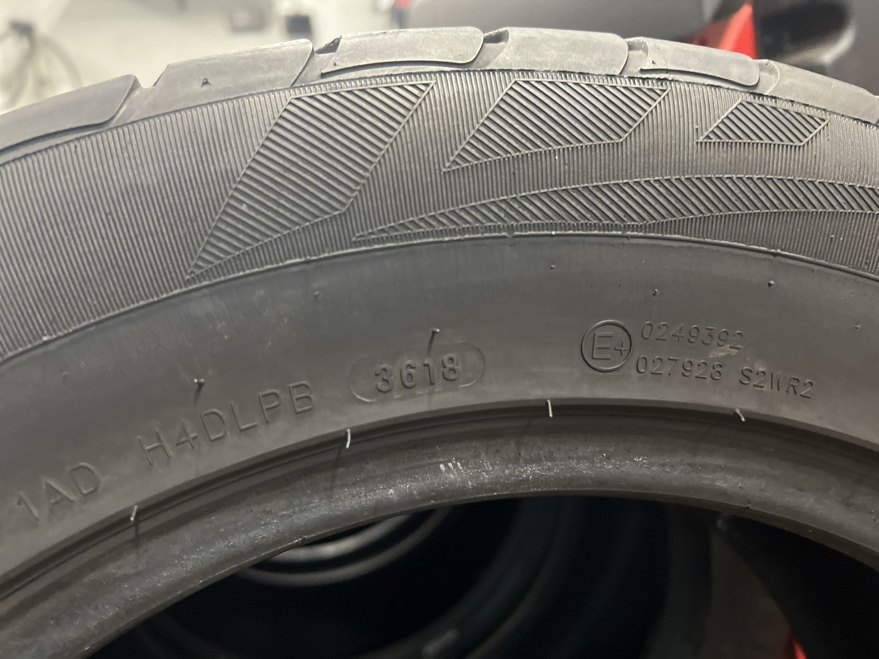 Летни гуми 225/55 R16 Goldline