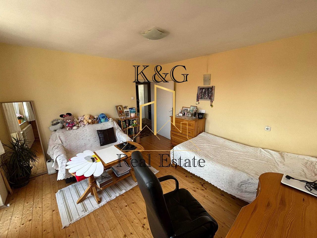 Продава се Етаж от къща в Разград, Варош - 2 кв.м за 67575 €/кв.м - Снимка #3