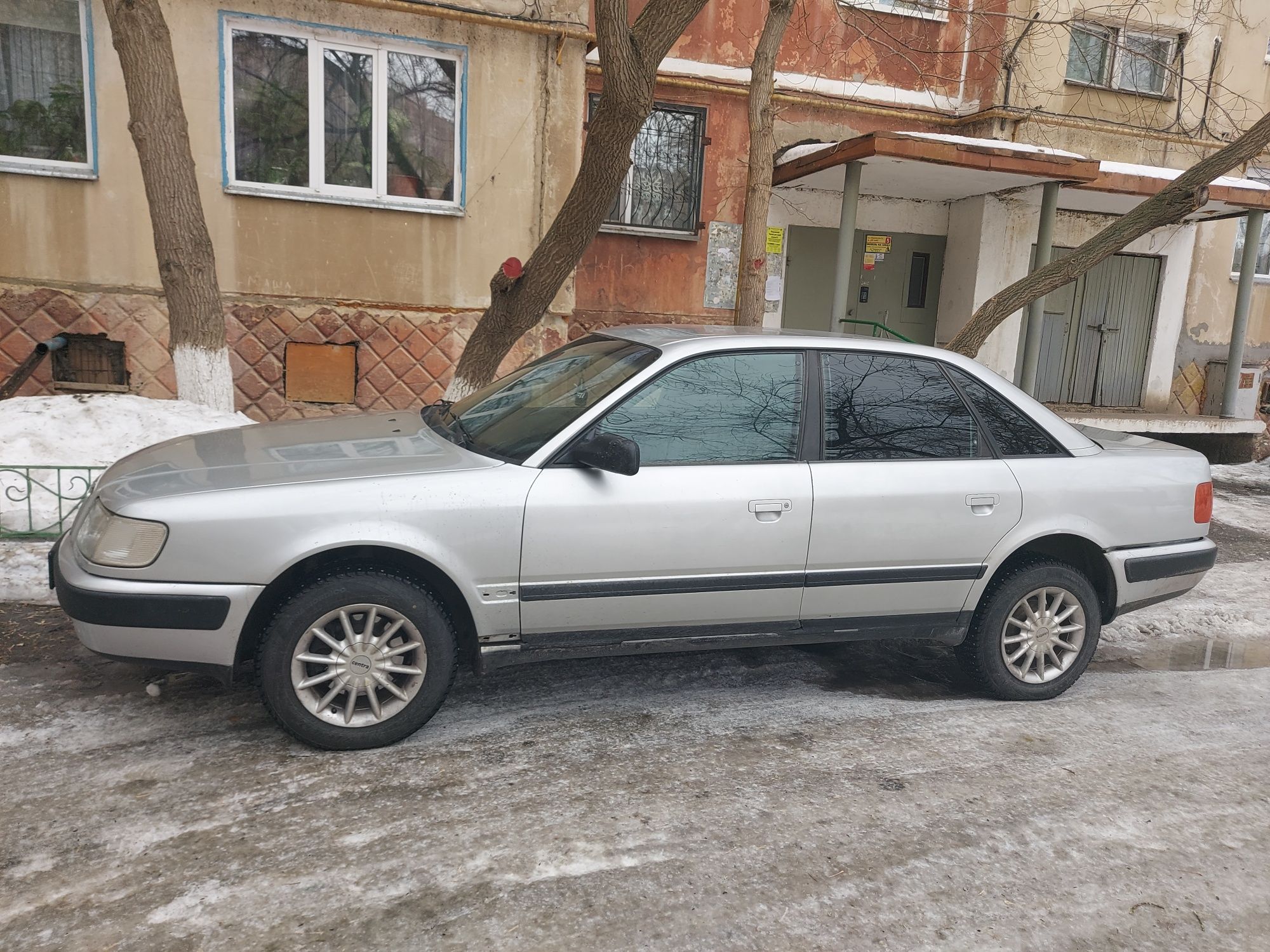 Продам ауди 100с4.