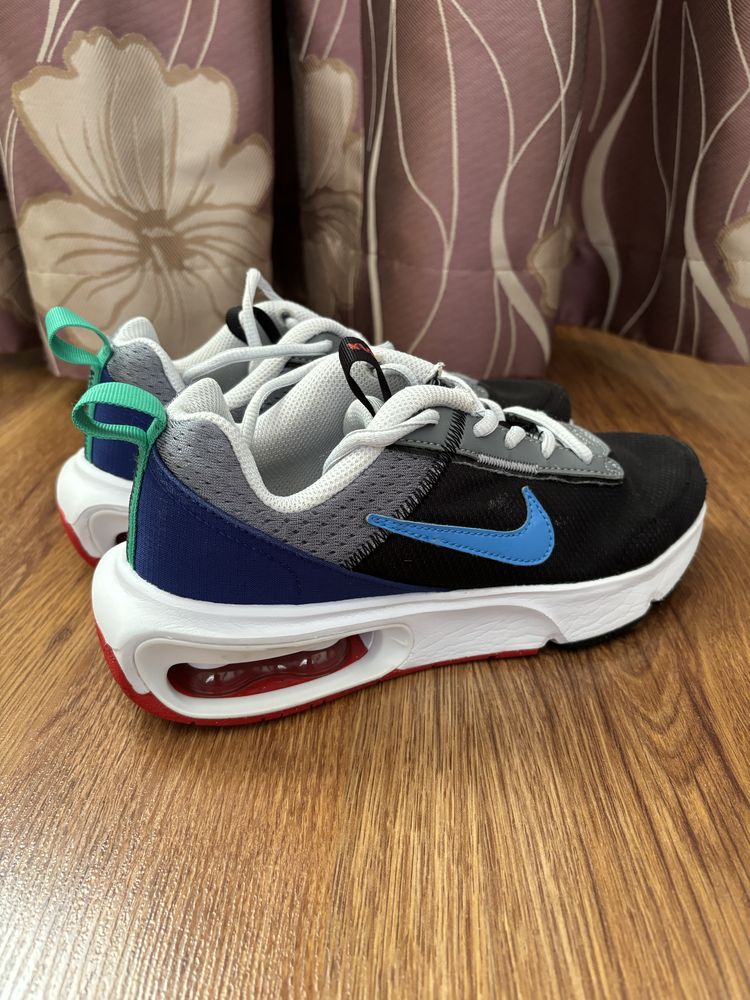 Adidasi Nike marimea 36