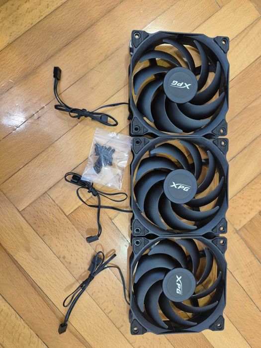 3x ventilatoare carcasa XPG Vento 120mm, 1200 RPM, 45,3 CFM, 23 dB