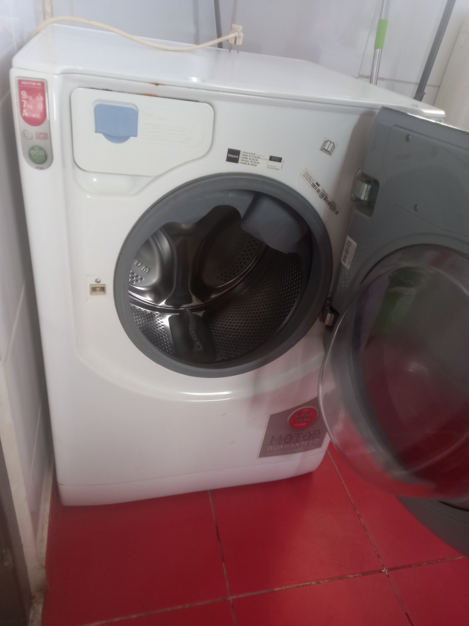 Masina de spălat cu uscător hotpoint