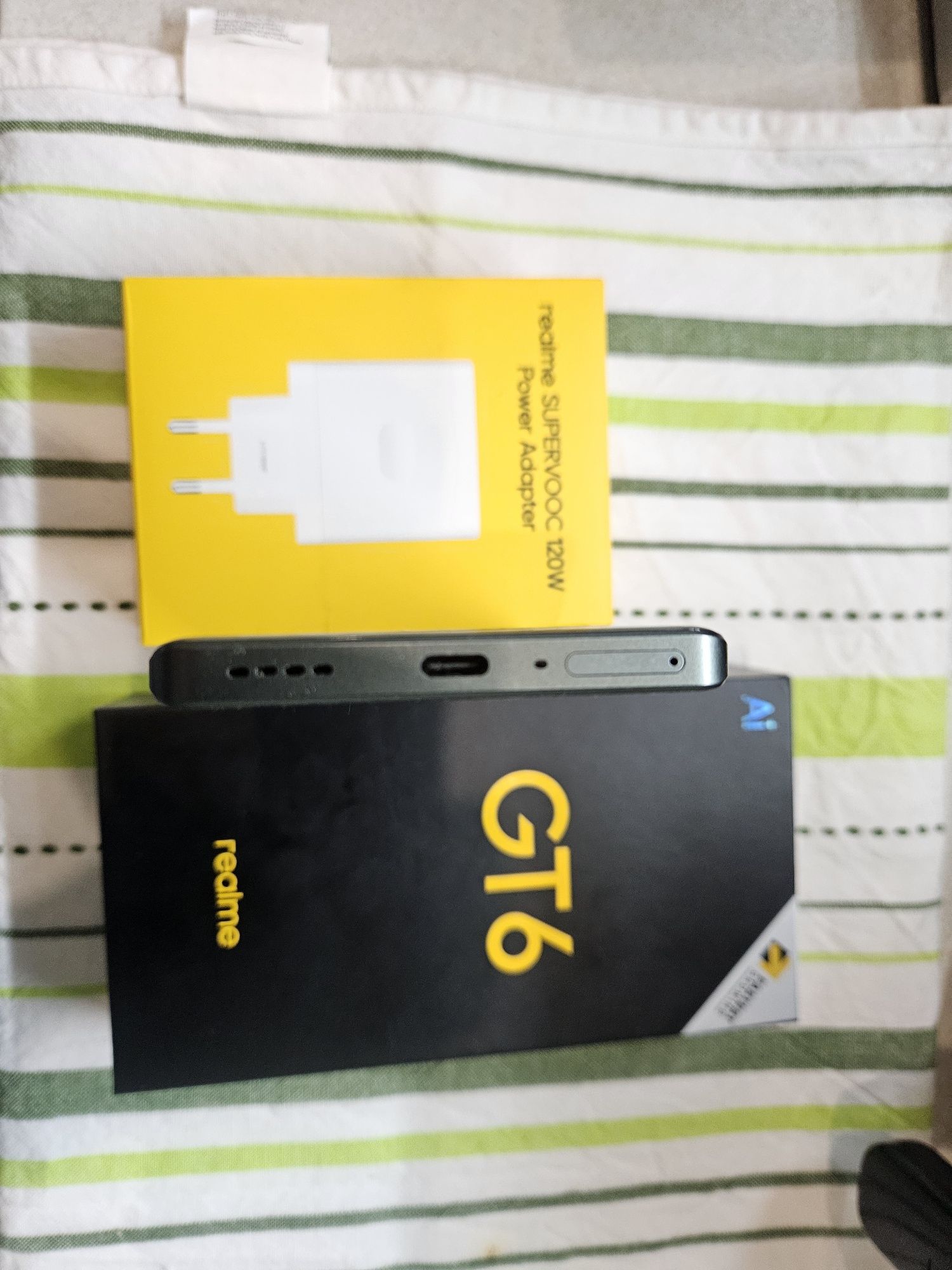 Realme GT6 16/512